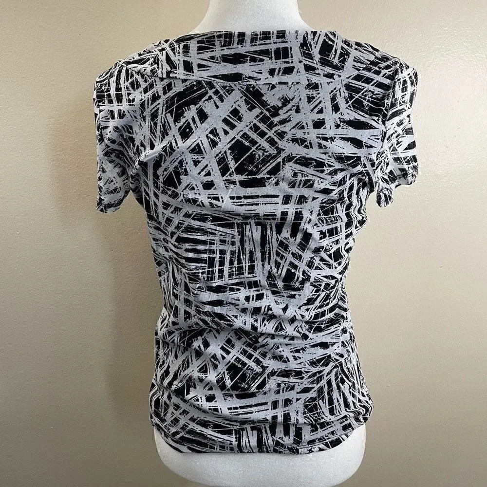 212 Collection| Ruffle| Lightweight| Has Stretch - Picture 10 of 11